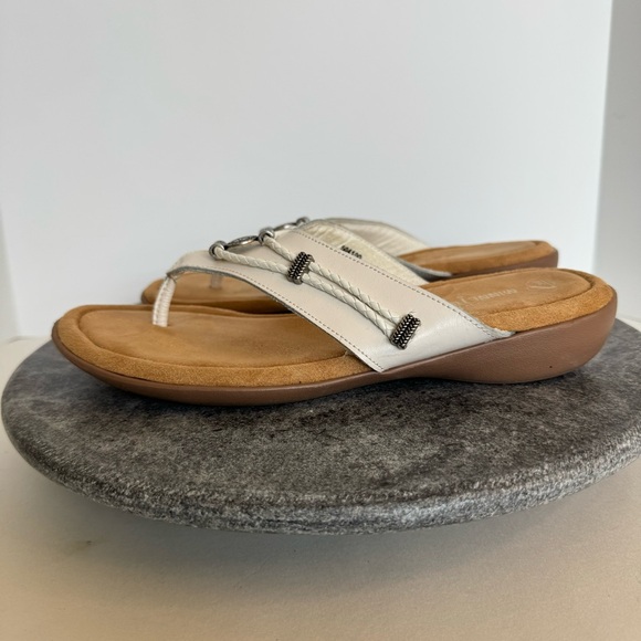 Minnetonka Silverthorne White Leather Boho Sandals 9 - Picture 5 of 10